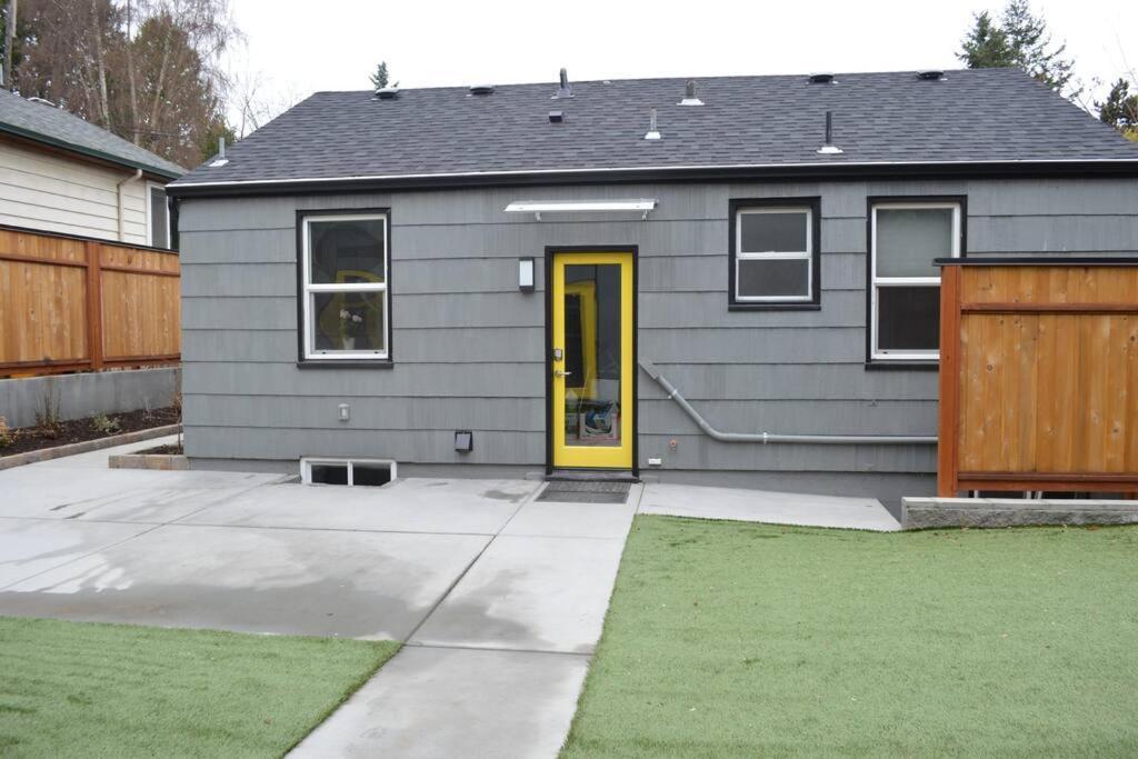 Cozy Crown Hill Carkeek W/3 Beds, Full Kitchen & Backyard In North Appartement Seattle