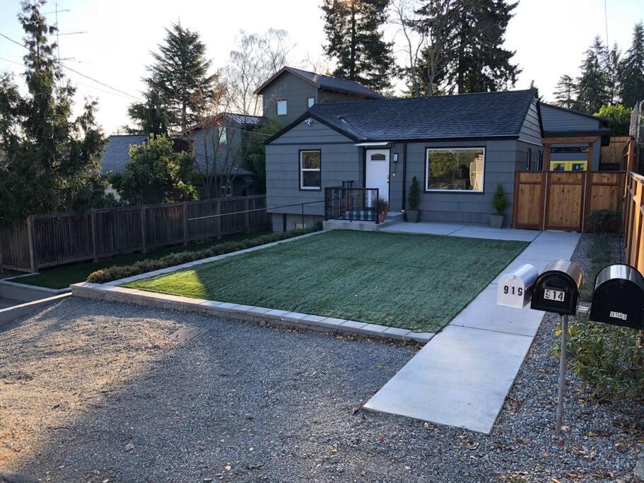 Cozy Crown Hill Carkeek W/3 Beds, Full Kitchen & Backyard In North Appartement *