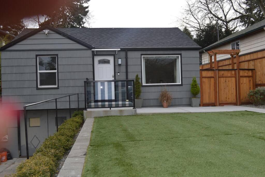 Appartement Cozy Crown Hill Carkeek W/3 Beds, Full Kitchen & Backyard In North
