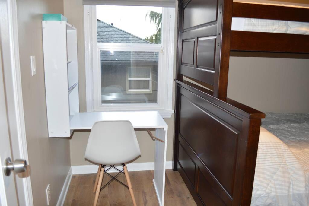 Appartement Cozy Crown Hill Carkeek W/3 Beds, Full Kitchen & Backyard In North